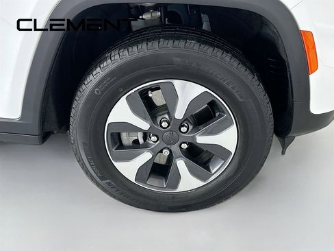 Used 2022 Jeep Grand Cherokee Limited 4xe image 37