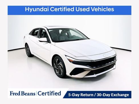 Used 2025 Hyundai Elantra SEL FWD image 1