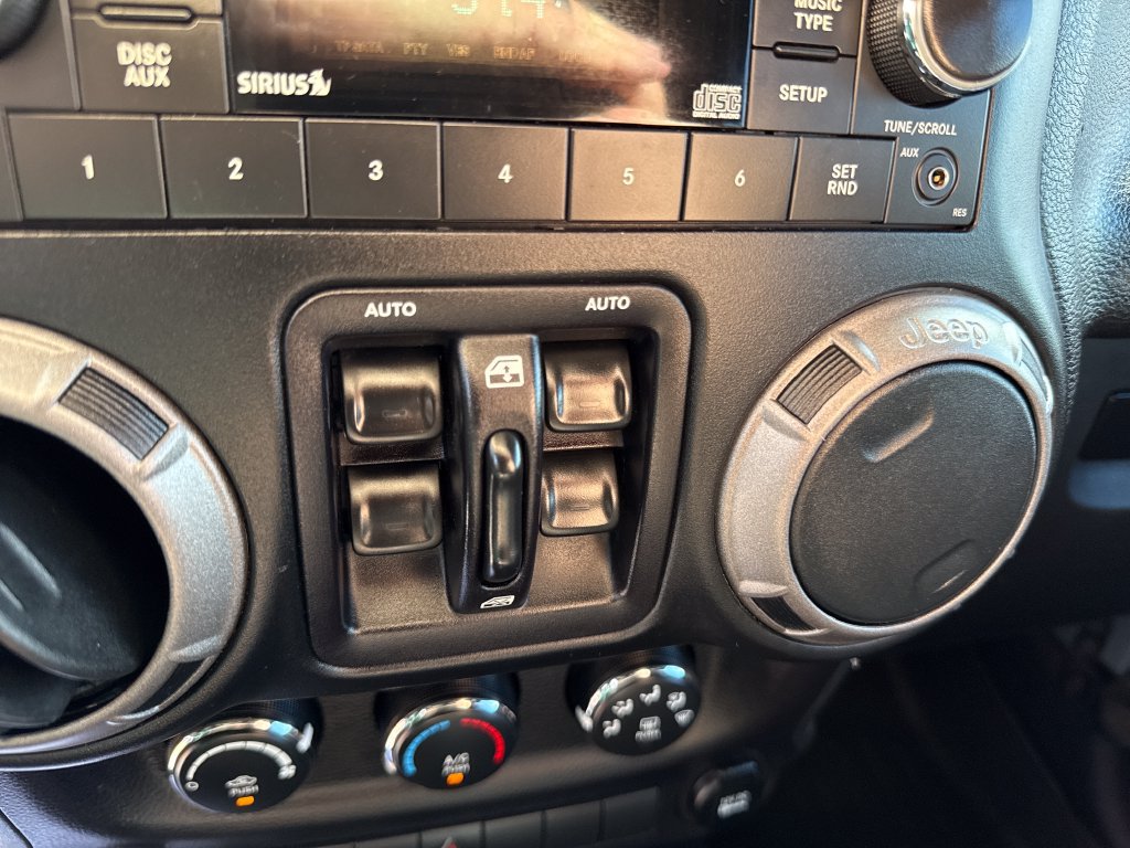 Used 2015 Jeep Wrangler Unlimited Sport w/ Quick Order Package 23S AWD/4WD image 14