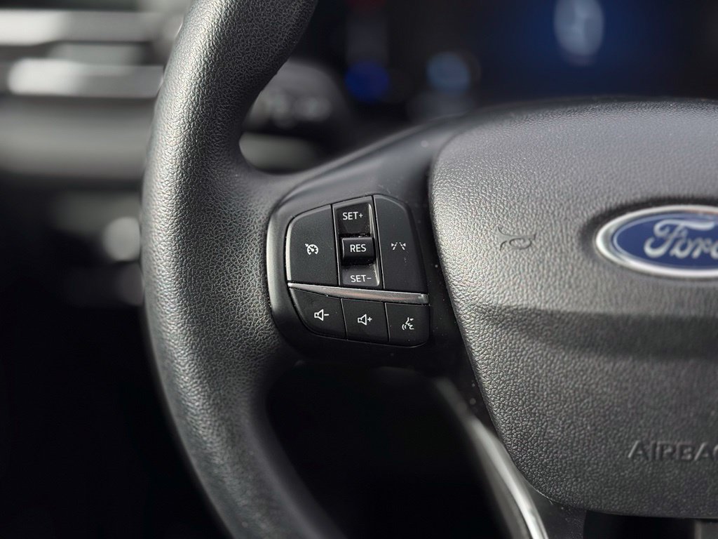 Used 2025 Ford Escape Active AWD/4WD image 30