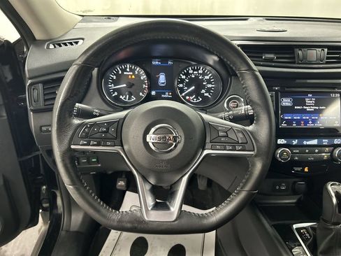 Used 2019 Nissan Rogue SV AWD/4WD image 12