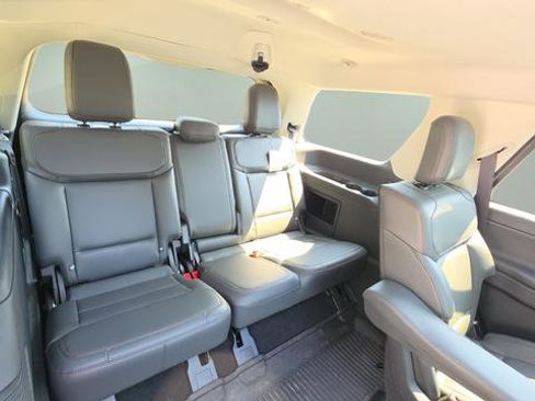 Used 2025 Ford Expedition Active AWD/4WD image 45