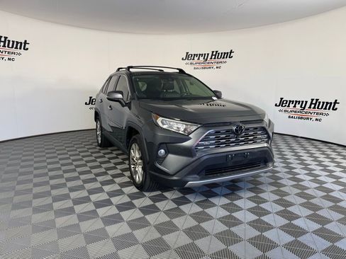 Used 2019 Toyota RAV4 Limited w/ Advanced Technology Package image 8