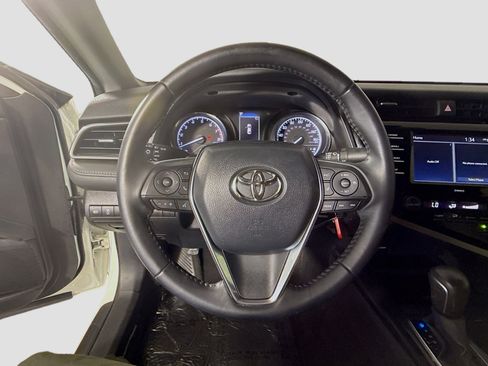 Used 2020 Toyota Camry SE image 13