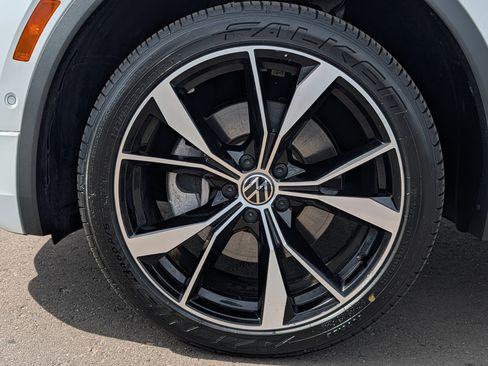 Certified 2022 Volkswagen Tiguan SEL R-Line AWD/4WD image 15