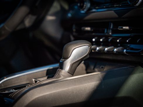 Used 2024 GMC Canyon Elevation w/ Convenience Package image 31