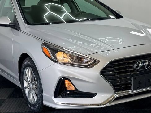 Used 2019 Hyundai Sonata SE FWD image 2