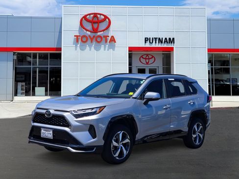 Used 2025 Toyota RAV4 SE w/ Weather & Moonroof Package AWD/4WD image 8
