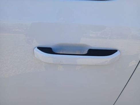 Used 2023 Jeep Wagoneer Series III w/ Premium Group I image 15