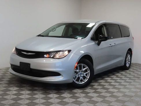 Used 2024 Chrysler Voyager LX image 1