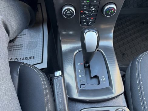 Used 2013 Volvo C30 T5 R-Design image 21