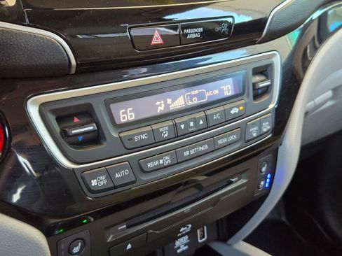 Used 2022 Honda Pilot Elite image 18