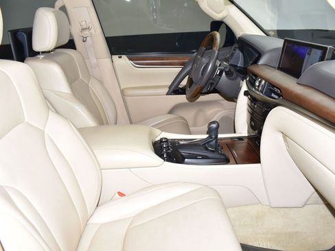 Used 2017 Lexus LX 570 4WD image 27