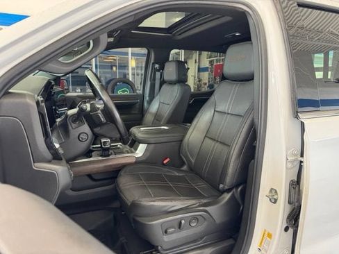Used 2022 Chevrolet Silverado 1500 High Country w/ High Country Premium Package AWD/4WD image 26