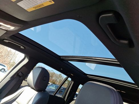 Certified 2025 Mercedes-Benz GLS 450 4MATIC image 15