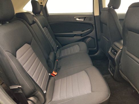 Used 2018 Ford Edge SE FWD image 19