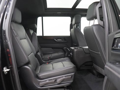 Used 2025 GMC Yukon XL Denali w/ Sun & Power Step Package AWD/4WD image 13