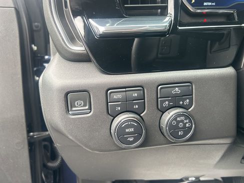 Used 2022 Chevrolet Silverado 1500 LT Trail Boss w/ Protection Package image 17