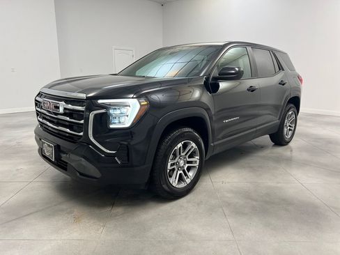 Used 2025 GMC Terrain Elevation image 3
