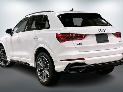 Certified 2025 Audi Q3 2.0T Premium w/ Convenience Package image 12