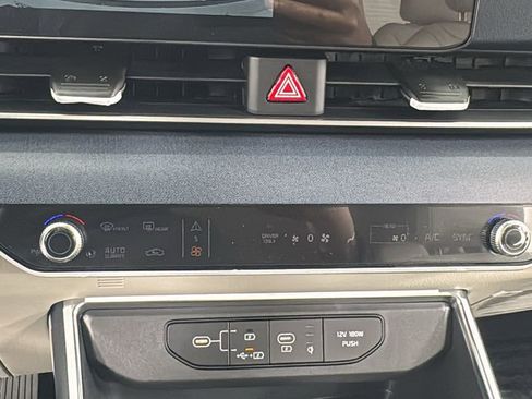 New 2026 Kia Carnival EX image 28