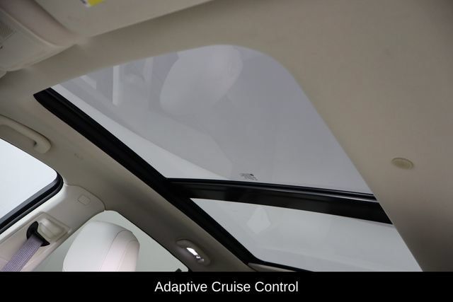 Used 2023 Cadillac XT5 Premium Luxury w/ Technology Package FWD image 18
