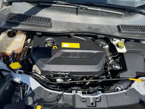 Used 2016 Ford Escape Titanium w/ Equipment Group 301A FWD image 9