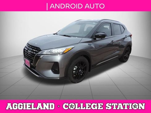 Used 2023 Nissan Kicks SR w/ SR Premium Package FWD image 8