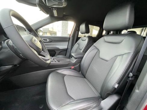 New 2026 Jeep Compass Latitude image 11