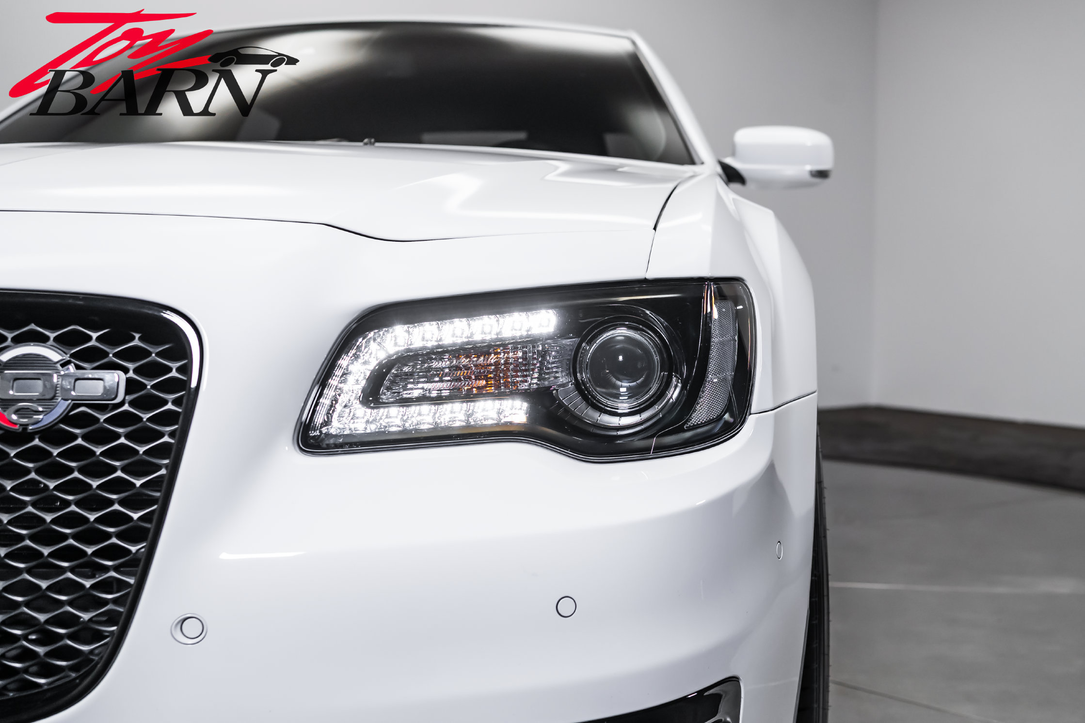 Used 2023 Chrysler 300 C RWD image 5