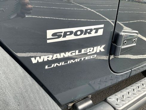 Used 2018 Jeep Wrangler Unlimited Sport w/ Connectivity Group image 24