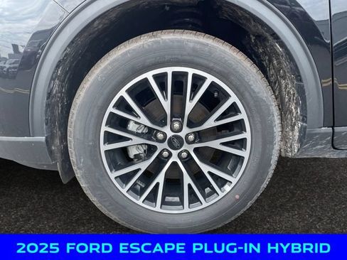 New 2025 Ford Escape SE w/ PHEV Premium Package FWD image 14