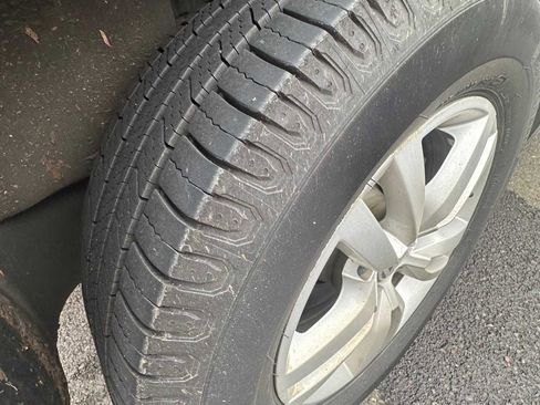 Used 2017 Volkswagen Tiguan S image 7