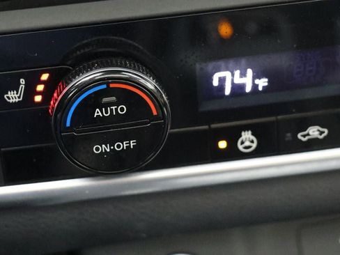 Used 2023 Nissan Rogue SV w/ SV Premium B Package image 24