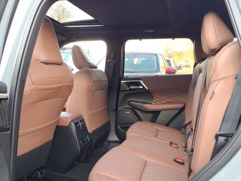 New 2026 Mitsubishi Outlander SEL image 14