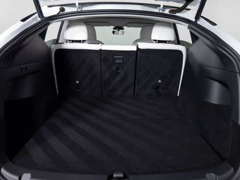 Used 2021 Tesla Model Y Long Range image 21