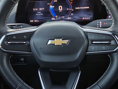 Used 2025 Chevrolet Equinox EV LT w/ Convenience Package image 16