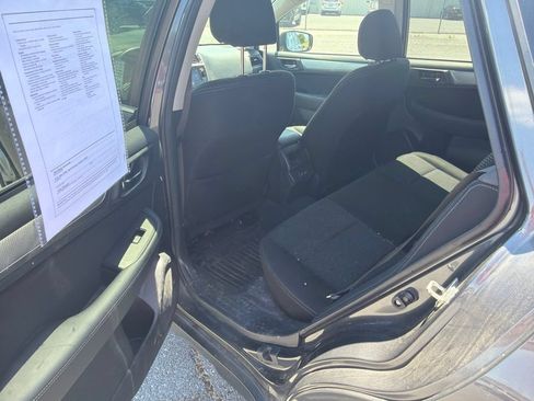 Used 2019 Subaru Outback 2.5i Premium AWD/4WD image 8