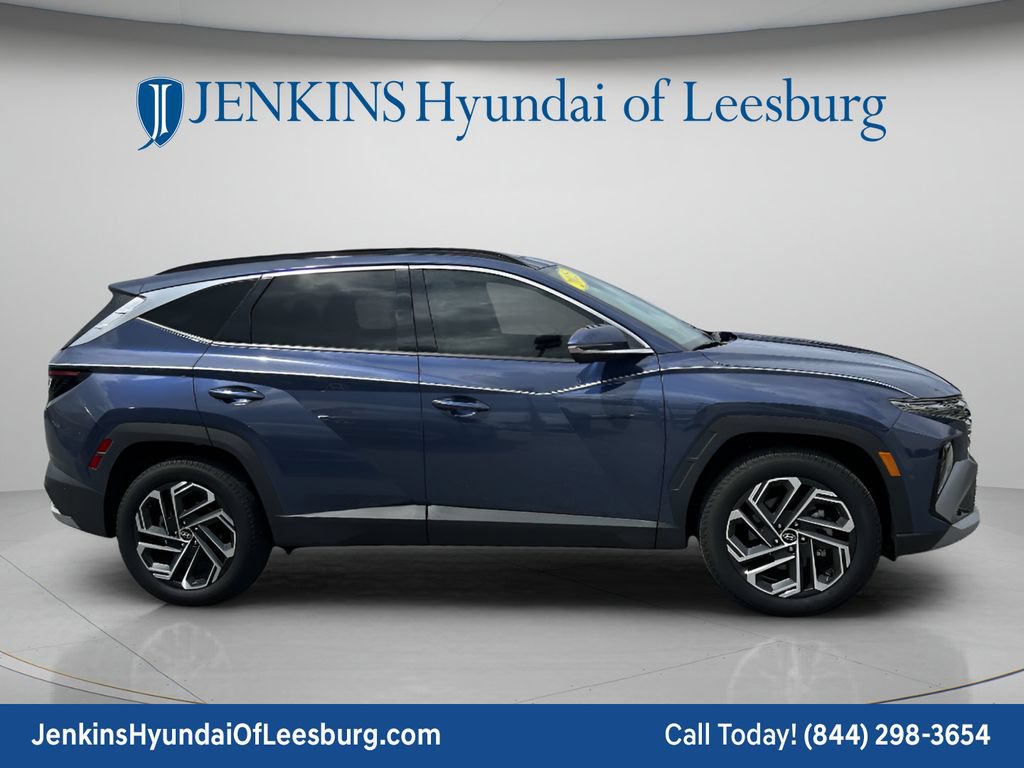 Certified 2025 Hyundai Tucson Limited AWD/4WD image 3