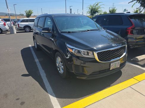Used 2018 Kia Sedona LX w/ LX Essentials Premium Package FWD image 1