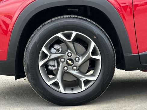 New 2026 Chevrolet Trax LT w/ Sunroof Package image 25