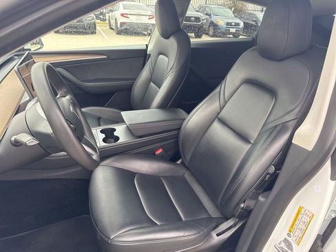 Used 2023 Tesla Model Y Performance image 4