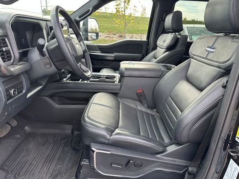 Used 2025 Ford F250 Platinum image 15