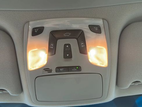 Used 2014 Toyota Sienna XLE image 29