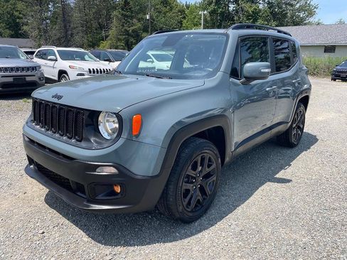 Used 2018 Jeep Renegade Altitude w/ UConnect 8.4 Nav Group AWD/4WD image 1