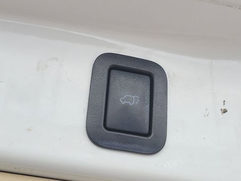 Used 2018 Toyota Highlander XLE image 9