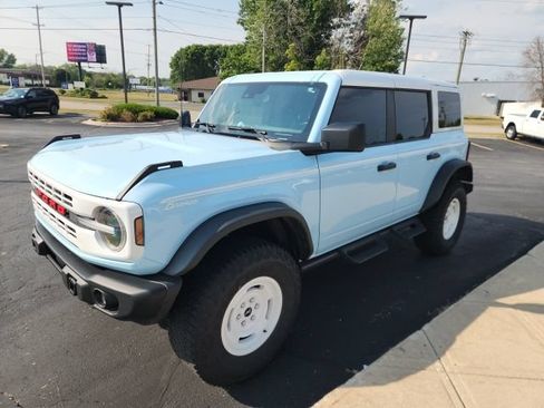 Used 2024 Ford Bronco Heritage Edition AWD/4WD image 2