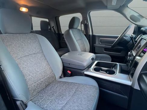 Used 2018 RAM 2500 Big Horn image 32