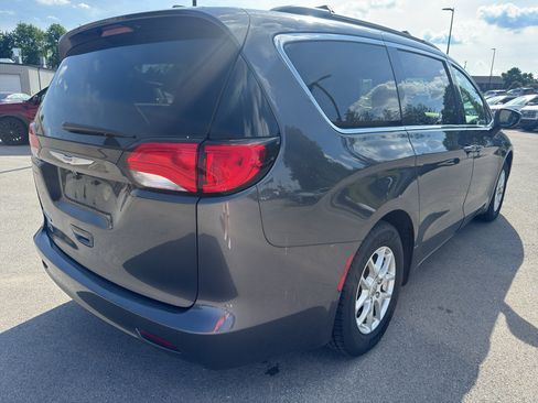 Used 2020 Chrysler Voyager Lxi FWD image 3