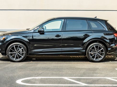 Used 2023 Audi Q7 3.0T Premium Plus w/ Premium Plus Package AWD/4WD image 4